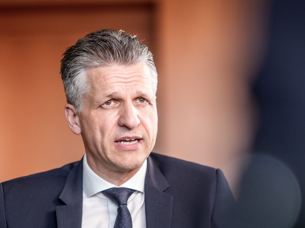 Thorsten Frei: Kanzleramtsminister: Nicht stoisch am Koalitionsvertrag festhalten