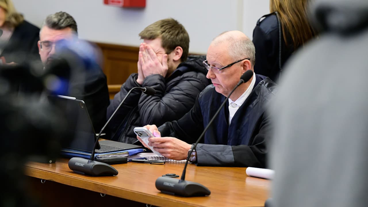 Lüneburg (Niedersachsen) – Hohe Haftstrafen für zwei Männer, die Betonplatten und sogar