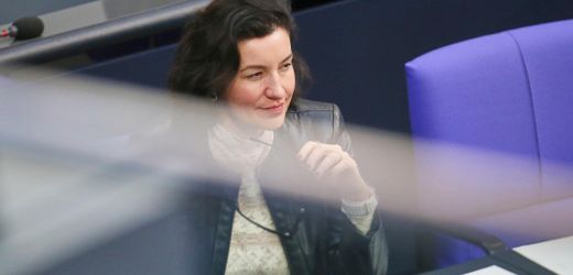 Forschungsministerin Dorothee Bär sieht Deutschland bei Frauengesundheit als Entwicklungsland Dorothee Bär prangert