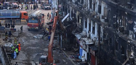 Inferno in Karatschi Mindestens 50 Tote nach Brand in pakistanischem Einkaufszentrum Nach
