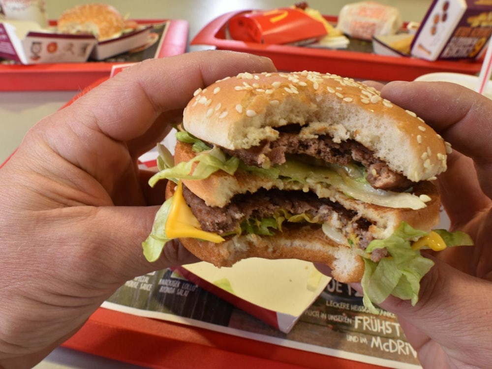 Polizeieinsatz in Dorfen: Jugendliche bestellen aus Spaß Burger für 2000 Euro