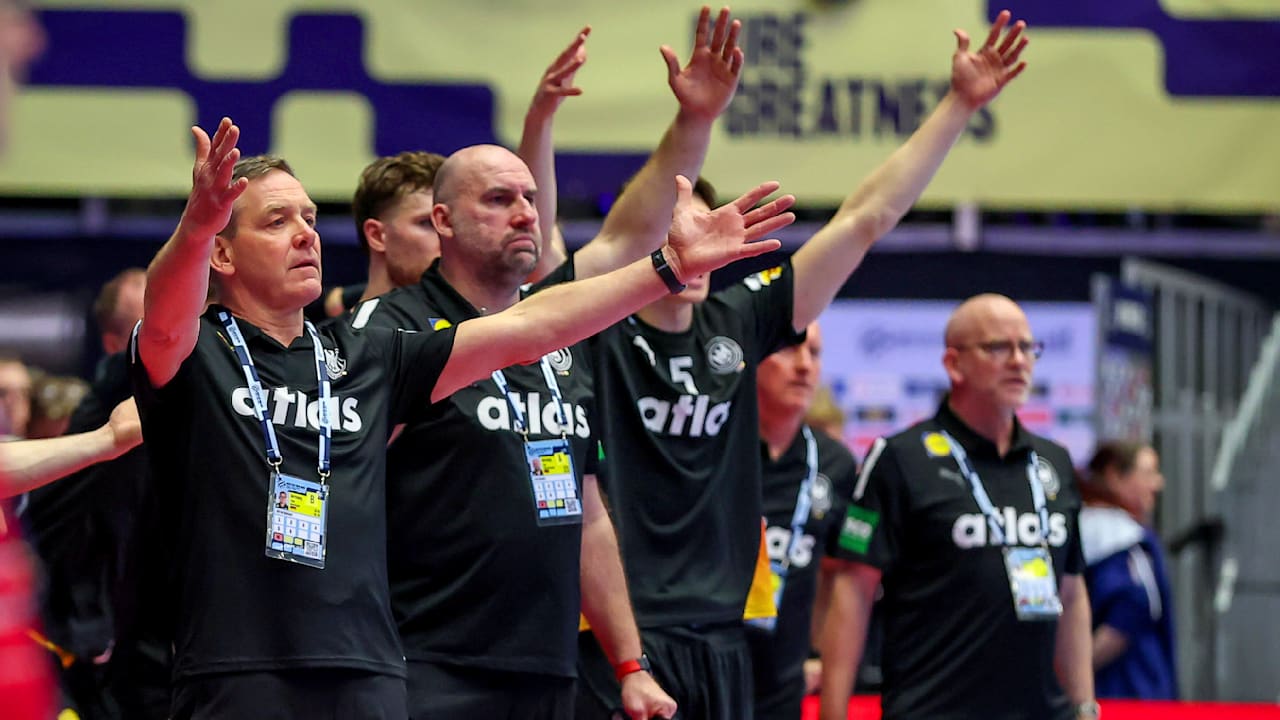 Jetzt wird es eng auf den Hotelfluren von Silkeborg. Die DHB-Jungs bekommen