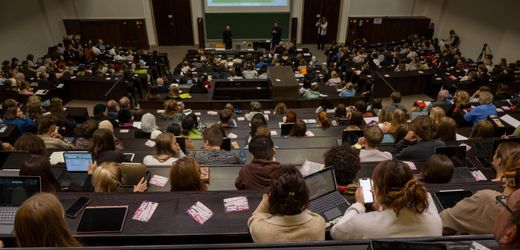 Antisemitismus an Hochschulen Bayern plant Exmatrikulation für Störer an Unis Mit einem