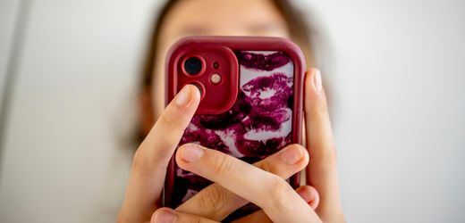 Jugendliche im Netz TikTok will Alterserkennung von Nutzern verbessern Europäische Behörden ‌prüfen