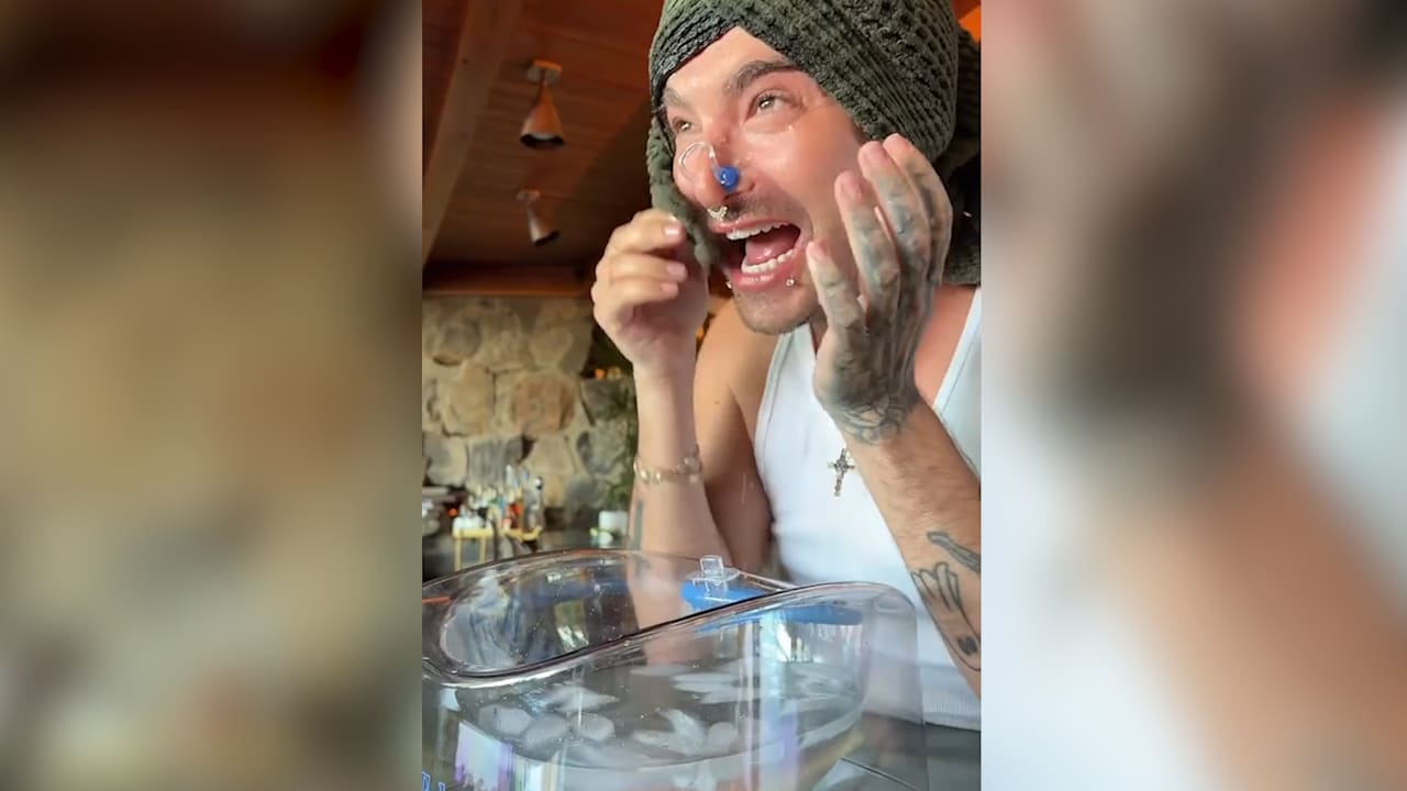 „Ich kann das nicht“: Bill Kaulitz scheitert am eisigen Beauty-TrendMehr zum Video