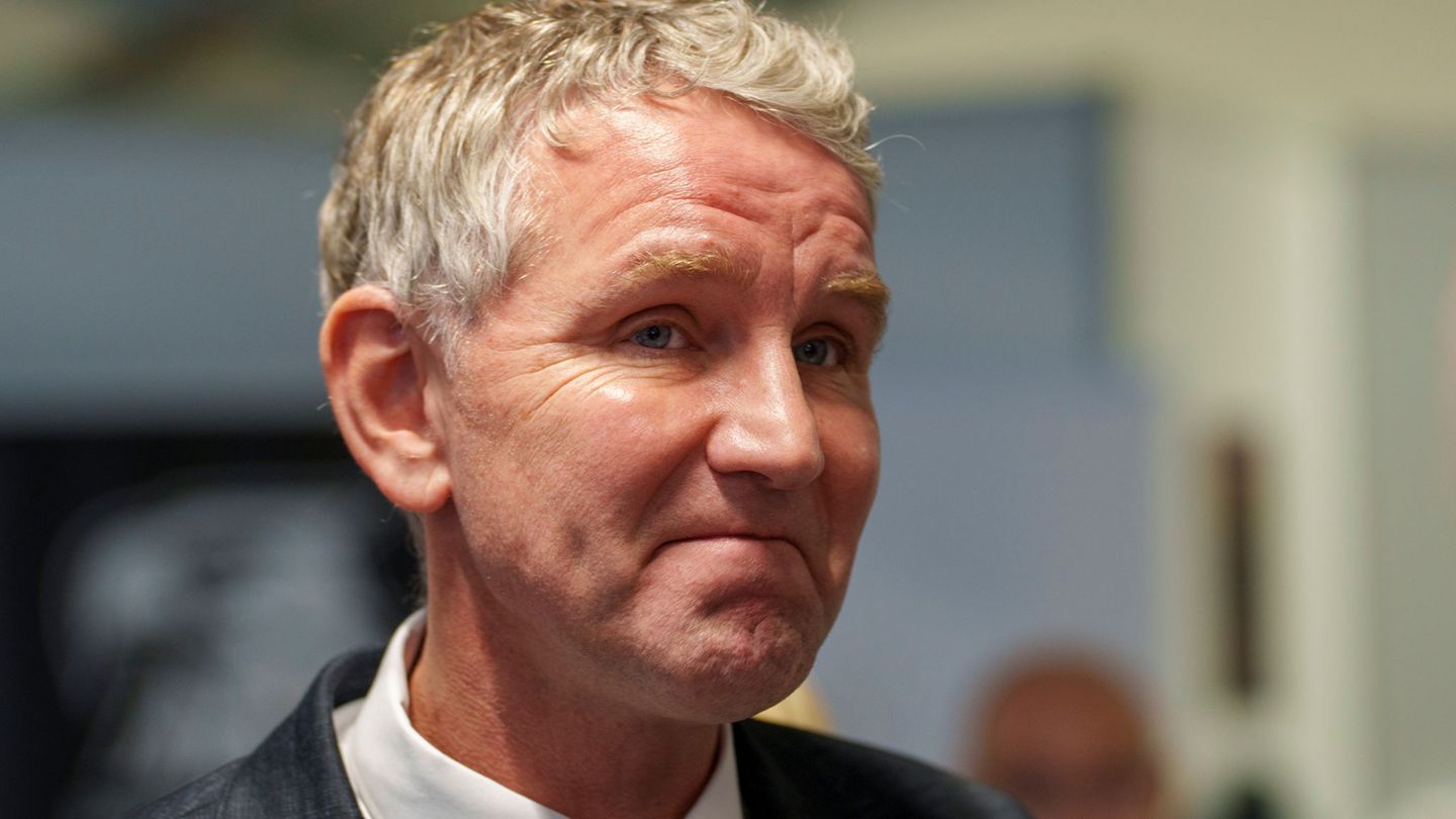 Nach Entzug der Doktorwürde: Konstruktives Misstrauensvotum: Höcke tritt gegen Voigt an