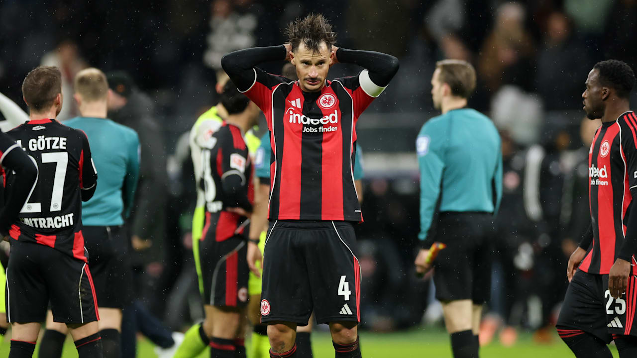 Schnipp, schnapp, Haare ab!Am Abend vor dem Bundesliga-Spiel am Freitag (20.30 Uhr)