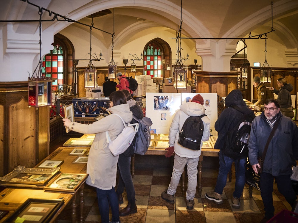 Flohmarkt am Marienplatz: Der „Ratskeller“ schließt nach 150 Jahren – und verkauft das komplette Inventar