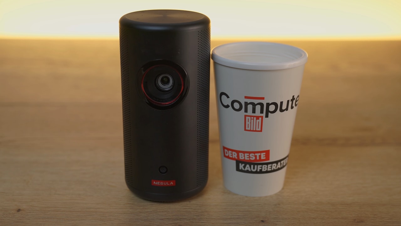 Beamer im Dosen-Format: Ankers Laser-Beamer überrascht mit Kino-BildMehr zum Video anzeigen Die