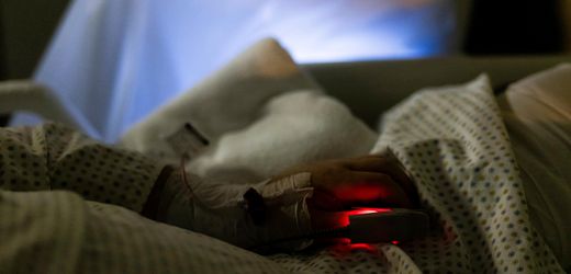 Seniorenresidenz in Hessen Pflegerin wegen dreifachen Mordversuchs festgenommen Eine Pflegerin aus Hessen