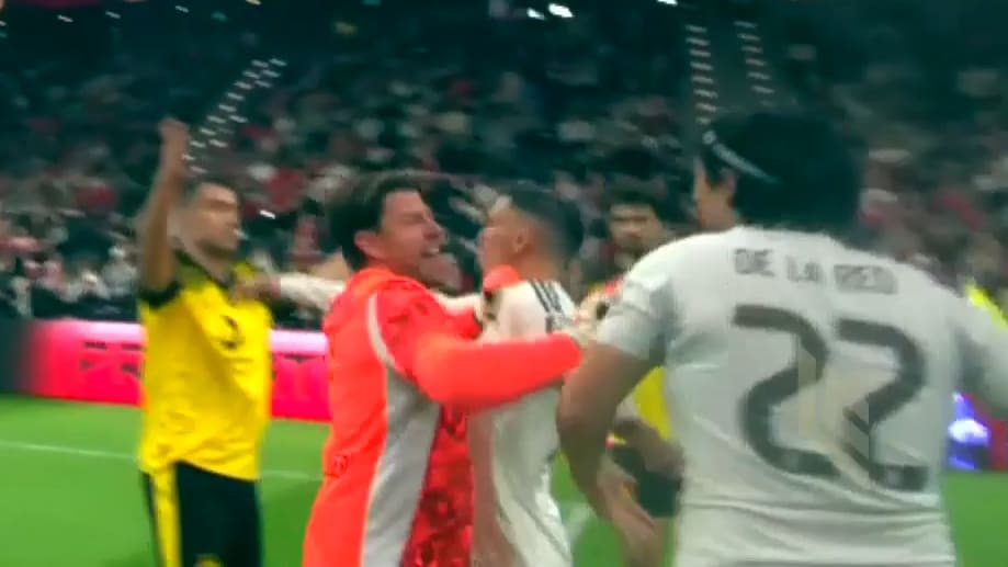 Bei Legends-Cup: Hier tickt Weidenfeller ausMehr zum Video anzeigen Beim Legends Cup