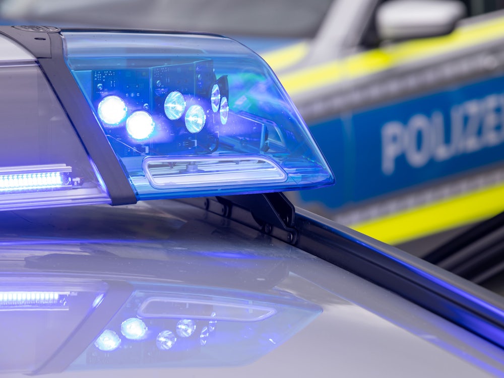 Tödlicher Unfall im Allgäu: Frontalzusammenstoß mit Auto – 41-jähriger Radfahrer stirbt