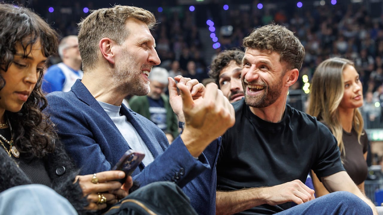 Oscar-Vibes in Berlin: NBA-Spiel wird zur Promi-ShowMehr zum Video anzeigen Beim ersten