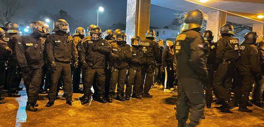 Dutzende Verletzte im Olympiastadion Hertha BSC macht Polizei Vorwürfe, Innensenatorin will nun