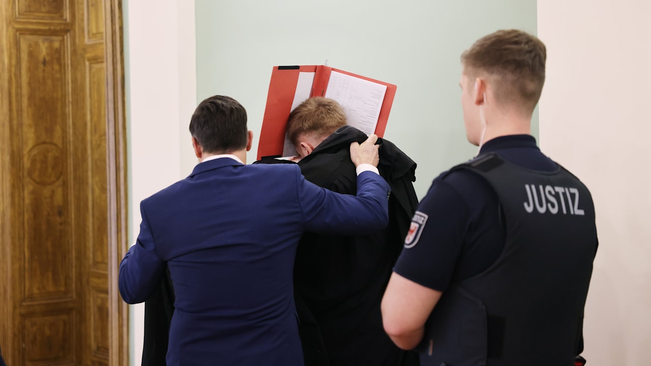 Cottbus – Hat der mutmaßliche Polizisten-Killer bereits gestanden?Mit über 172 km/h soll