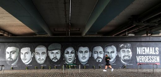 Folge von rassistischem Terror Hanau-Überlebender stirbt sechs Jahre nach Anschlag Er besuchte
