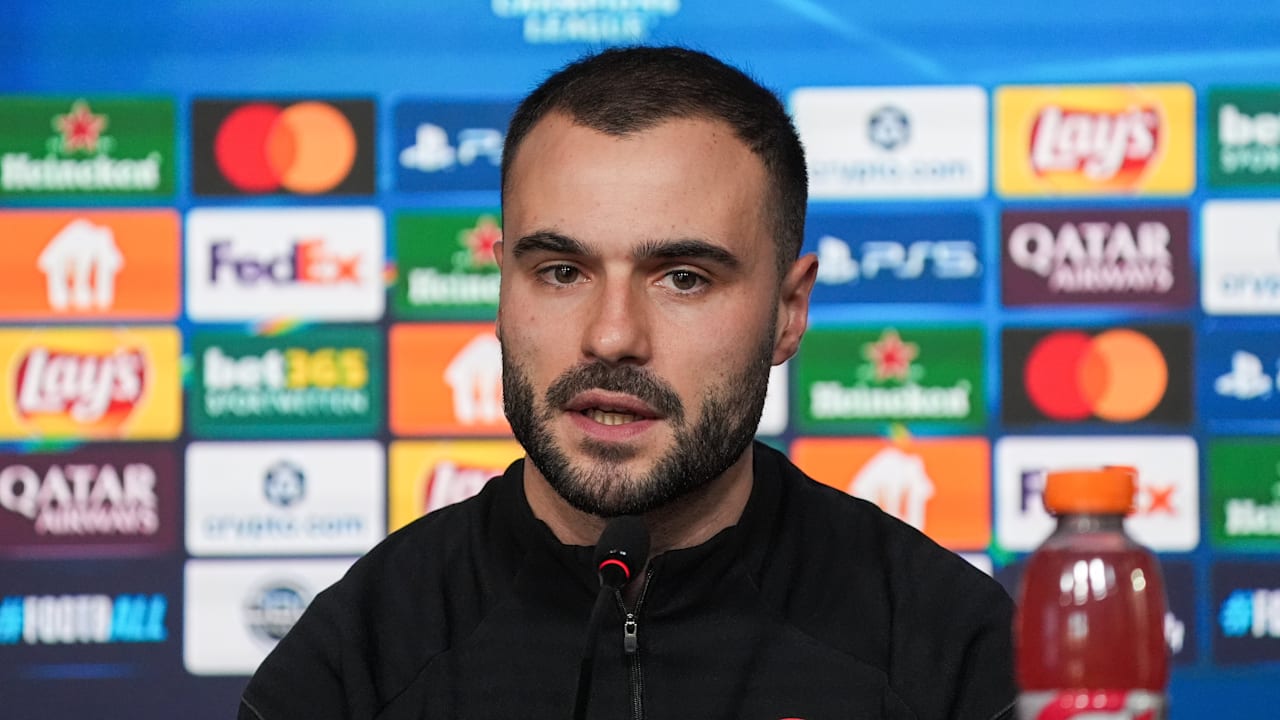 Eintracht Frankfurt setzt in der Champions League in Baku auf eine Sturm-Überraschung.
