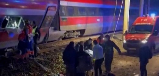 Dutzende Tote und Verletzte Videos zeigen Chaos nach Zugunglück in Spanien Mindestens