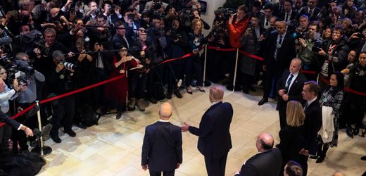 Davos empfängt Donald Trump Buckeln in den Bergen Als »Globalisten«-Treffen mied Donald