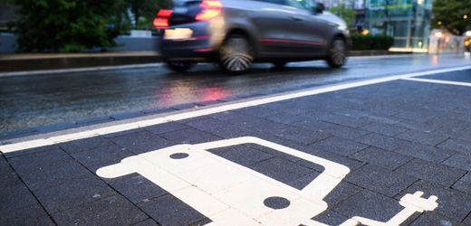 Förderung für geschätzt 800.000 Fahrzeuge Neue E-Auto-Prämie soll offenbar rückwirkend ab Jahreswechsel