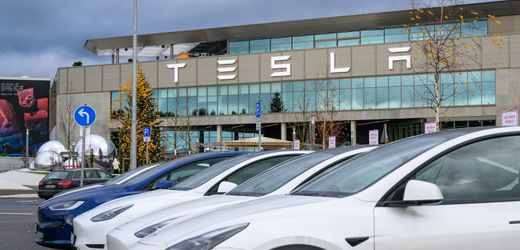 Medienbericht Tesla hat in Grünheide offenbar mehr als 1700 Arbeitsplätze abgebaut Dass