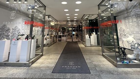 Düsseldorf – Große Trauer auf der Kö! Nach über 200 Jahren Erfolgsgeschichte