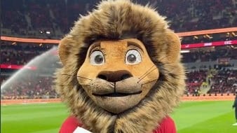 Rabat – Die Identität von Maskottchen ist normalerweise streng geheim. Doch beim