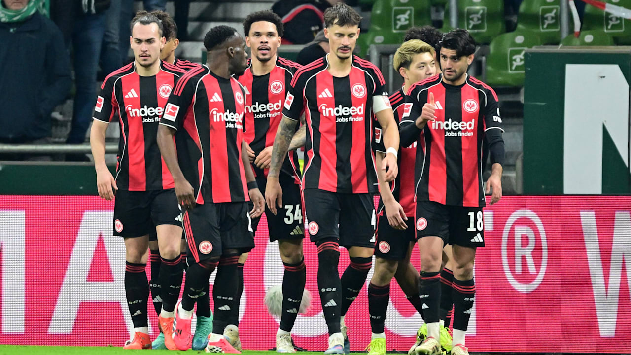 Eintracht Frankfurt zieht die Notbremse: Nach enttäuschenden Ergebnissen muss Trainer Dino Toppmöller