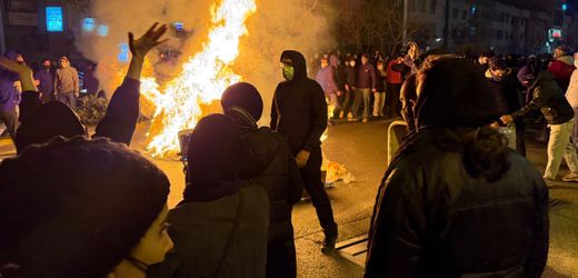 Proteste gegen das Regime Trump kann den Wandel in Iran nicht herbeibomben