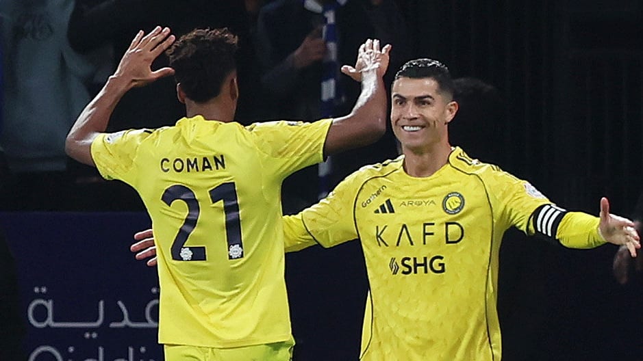 Da staunt sogar Ronaldo: Mega-Fallrückzieher von Ex-Bayern-Star ComanMehr zum Video anzeigen Ein