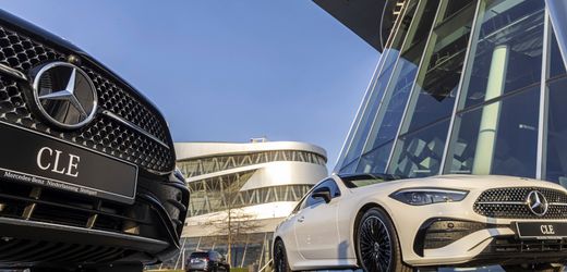 **AfD-plannen voor auto-industrie bekritiseerd door economen** Vooraanstaande economen hebben de economische voorstellen