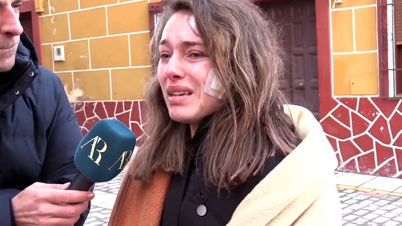 Ana saß im Unglückszug: „Die Feuerwehr zog meine Schwester raus“Mehr zum Video