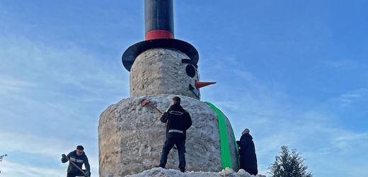 Winter in Niedersachsen Campingplatzbetreiber bauen mehr als elf Meter hohen XXL-Schneemann Wohin