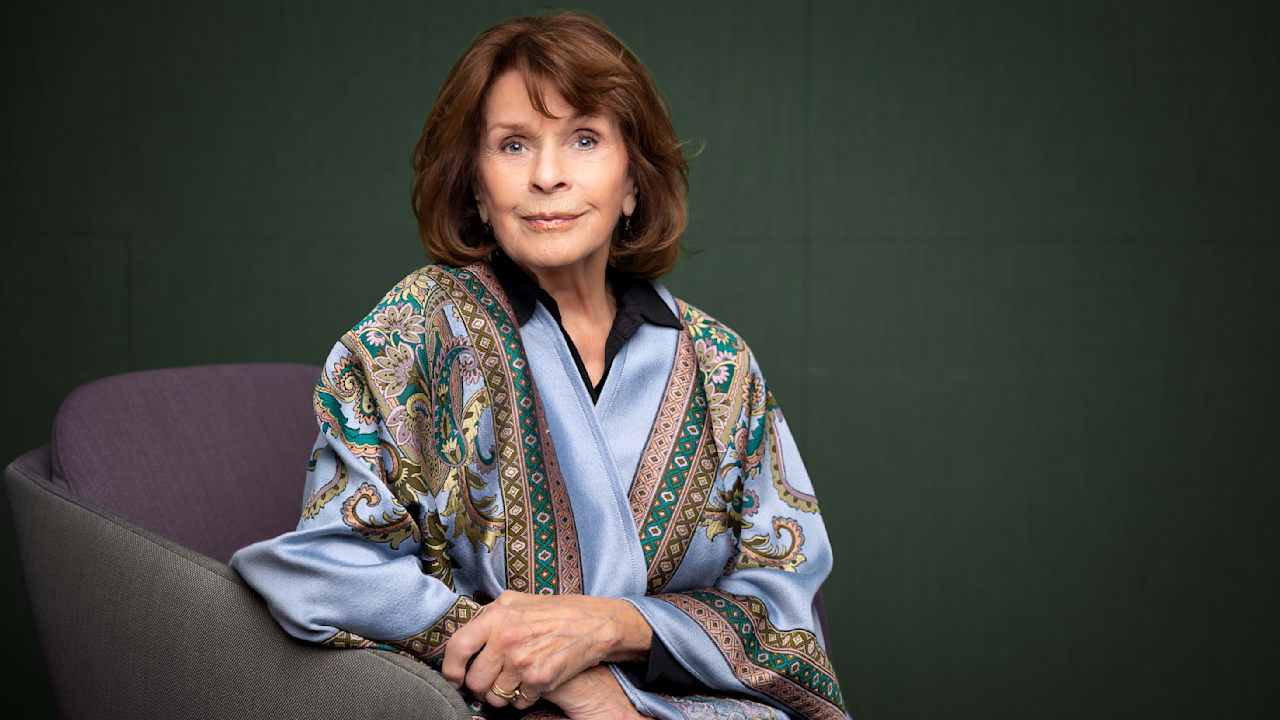 München (Bayern) – Senta Berger (84) kehrt mit „Ach, diese Lücke, diese