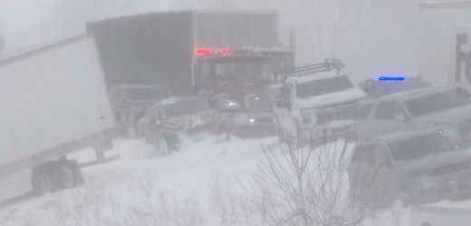 Starker Schneefall Mehr als 100 Fahrzeuge in Massenkarambolage in Michigan verwickelt Sie
