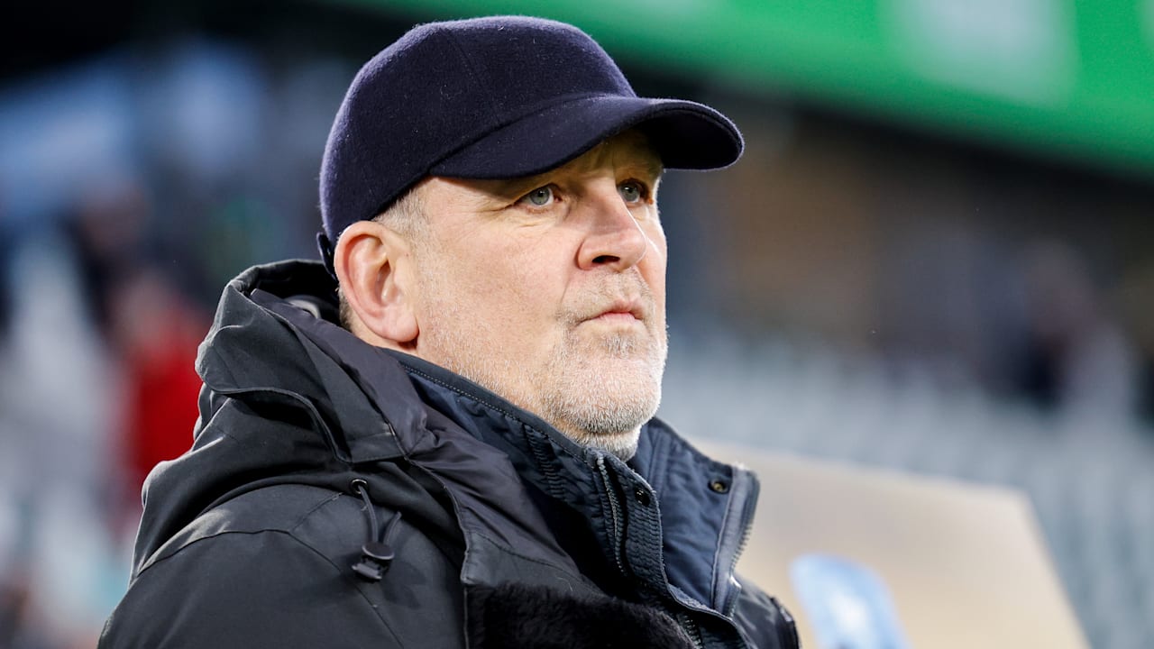 Hannover 96 Sonntag in Lautern, das Zweitliga-Comeback von Jörg Schmadtke (61) –