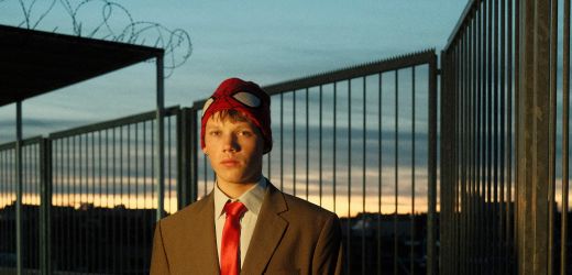 Foto: @zeitfang_ if (typeof(Event) === ‘function’) {window.dispatchEvent(new Event(‘POLYGON_DOM_LARGEST_CONTENTFUL_PAINT_READY’));} 17-jähriger Rap-Newcomer Mitgefühl als