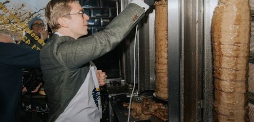 Bild vergrößern Philipp Amthor (CDU): Döner für 3 Euro Foto: Daniela Reske /