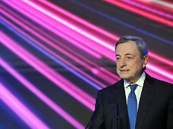 Politik”Großes für Europa geleistet”Karlspreis geht an früheren EZB-Chef Draghi17.01.2026, 13:20 Uhr Mario