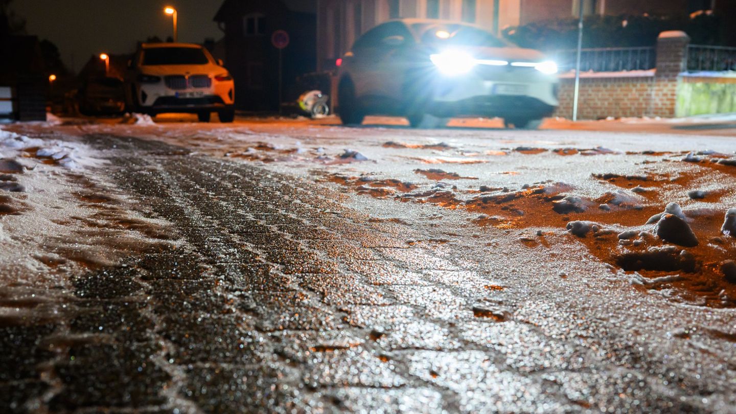 Weerdiens kanselleer waarskuwing vir dreigende swaar weer en onweer Weerdiens kanselleer waarskuwing vir dre igende swaar weer en onweer. Die besluit