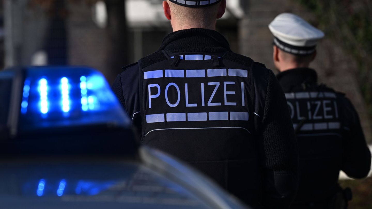 Nach Polizeiermittlungen: 50-Jähriger stirbt nach rätselhaftem Unfall auf Parkplatz