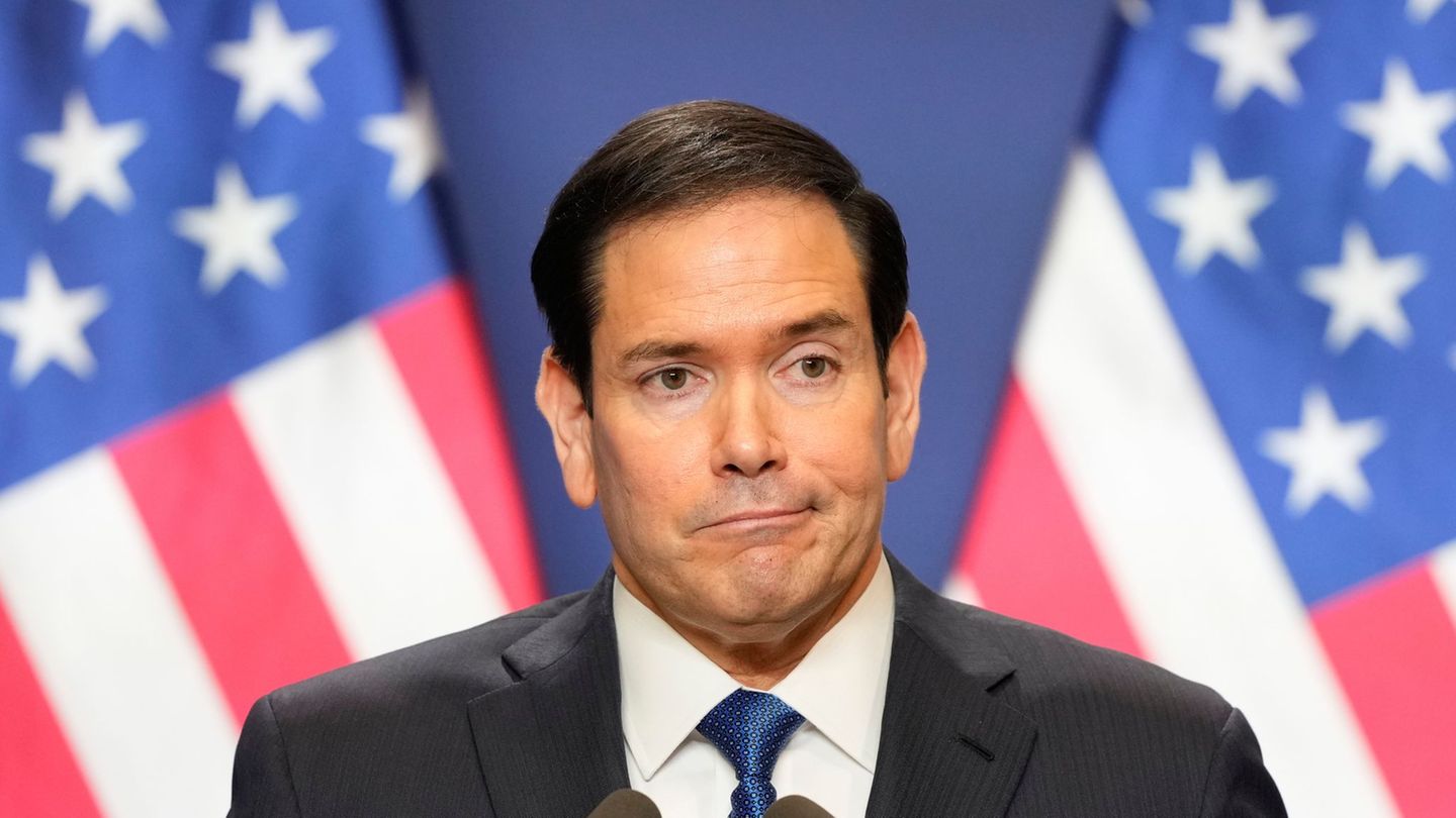 Rubio: Iran wil interkontinentale missiele ontwikkel in kernkraggeskil Rubio: Iran wil interkontinentale missiele ontwikkel in kern kraggeskil, wat ’n ernstige bedreiging vir intern
