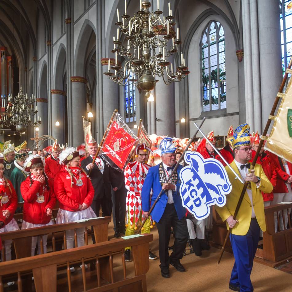 Karneval in der Kirche: „Zugabe“-Rufe bei Narrenmesse in Kleve Karneval in der Kirche: „Zugabe“-Rufe bei Karneval in der Kirche: „Zugabe“-Rufe bei