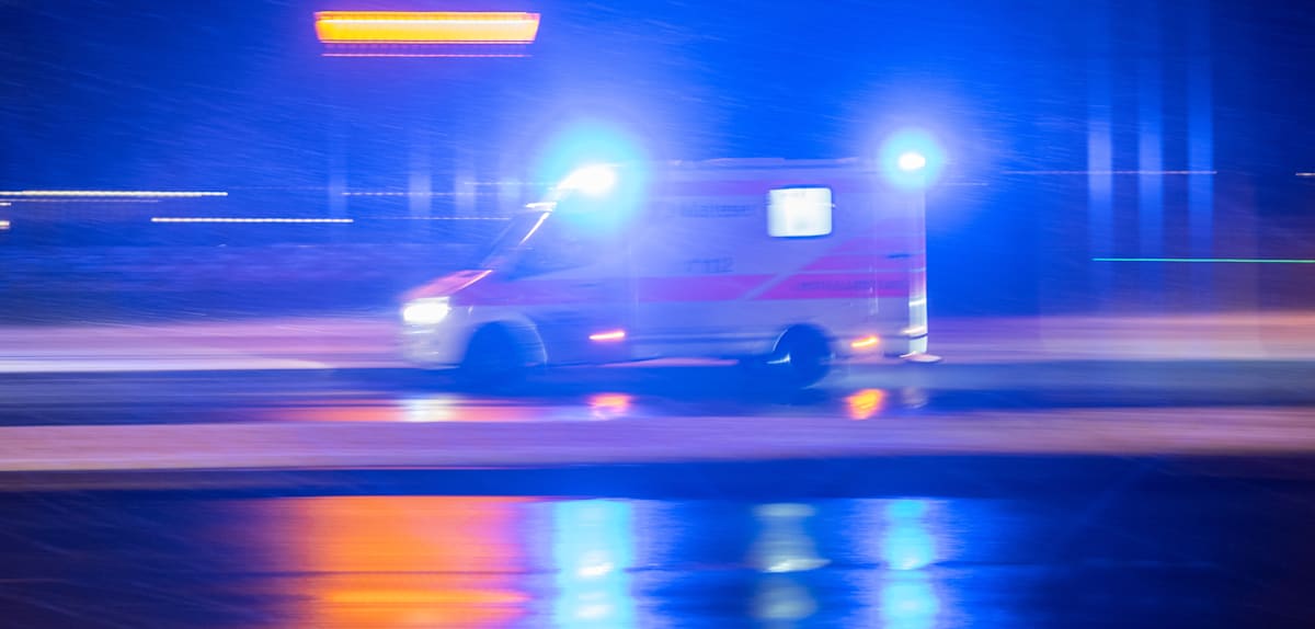 Hafenbahn-Waggon prallt gegen Auto – ein Verletzter