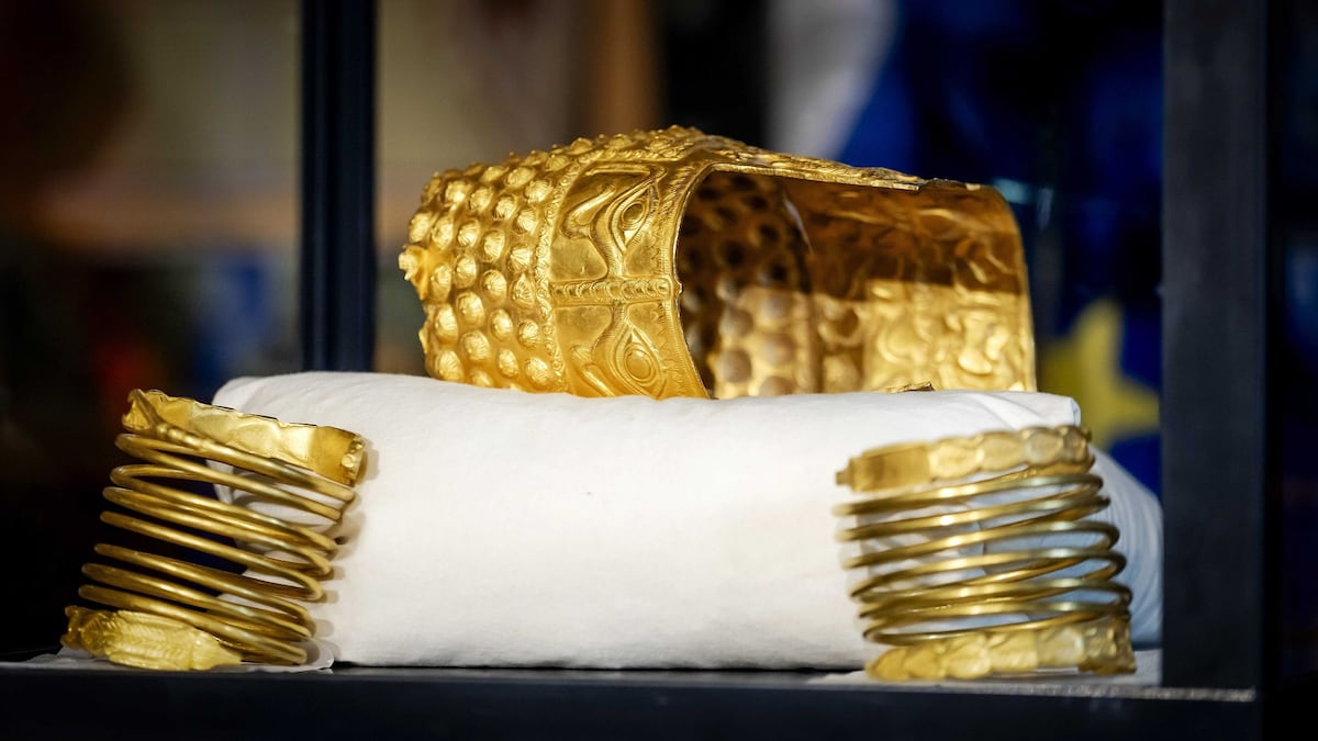 Ein Jahr nach spektakulärem Raub: Antiker Goldhelm zurück