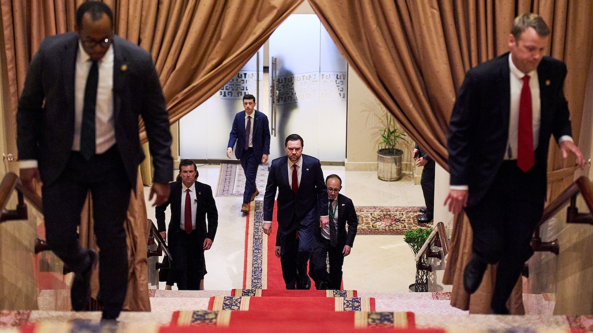 +++ Iran-Krieg im Live-Ticker: USA: Zwei Kriegsschiffe haben Straße von Hormus durchquert