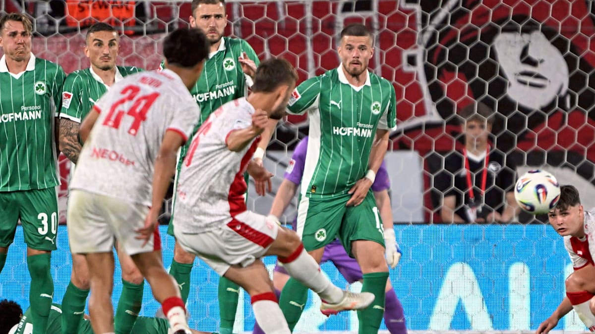 Traum-Freistoß bringt Essen ganz nah an die 2. Bundesliga