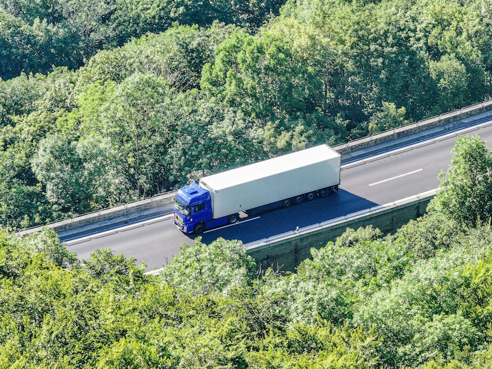 Baden-Württemberg: Gefahrgut legt A8 lahm