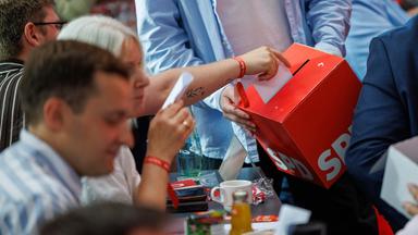 Nordosten steuert auf Zweikampf zwischen SPD und AfD zu