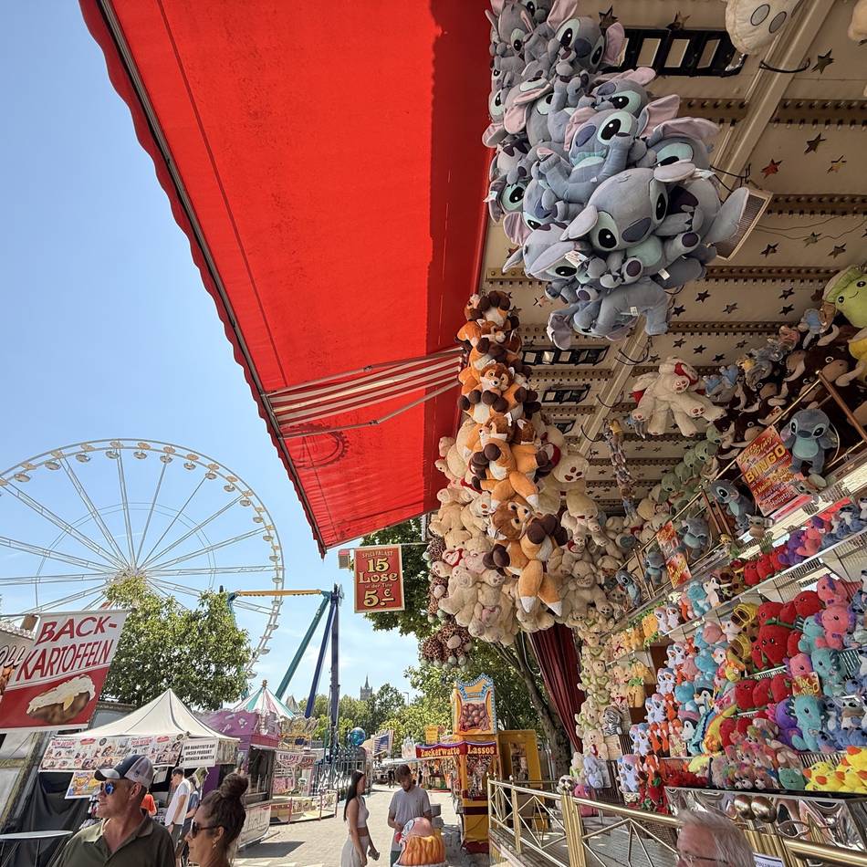 Entenangeln, Trampolin, Fotobox in Kleve: Warum sich ein Kirmes-Ausflug mit der Familie lohnt